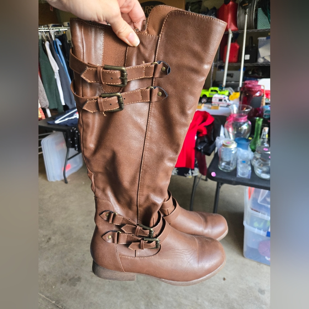 Brown Knee-High Buckle Boots